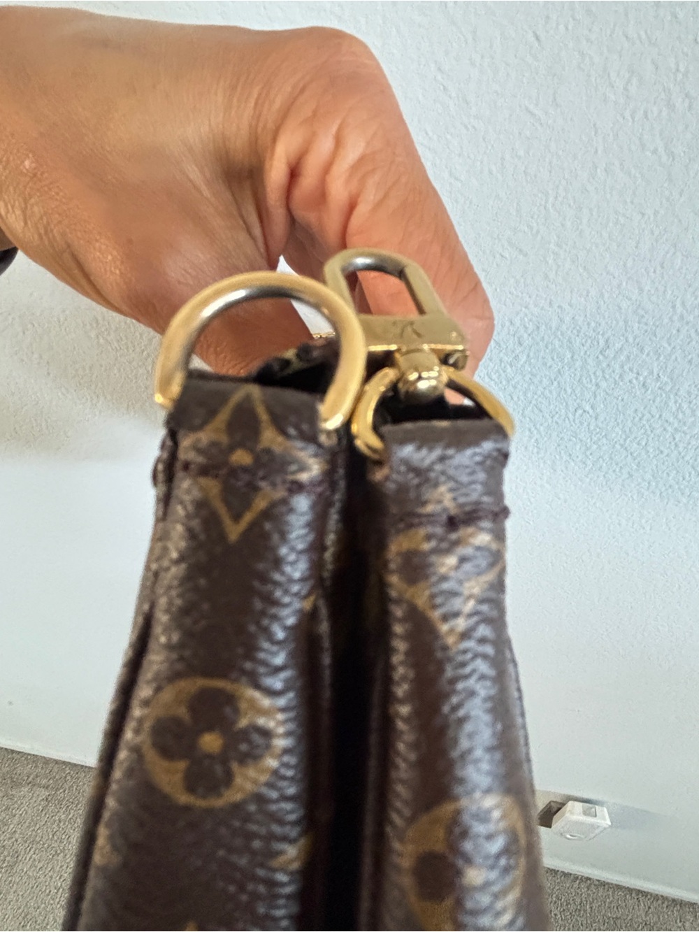 Louis Vuitton Monogram multi Pochette with Gold chain - Picture 8 of 16